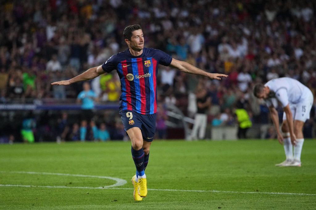 萊萬梅開二度　巴塞隆納踢和國際米蘭