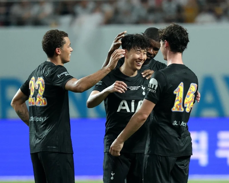 孫興慜效力熱刺最後一戰　回韓主場向6.4萬球迷告別掩面落淚