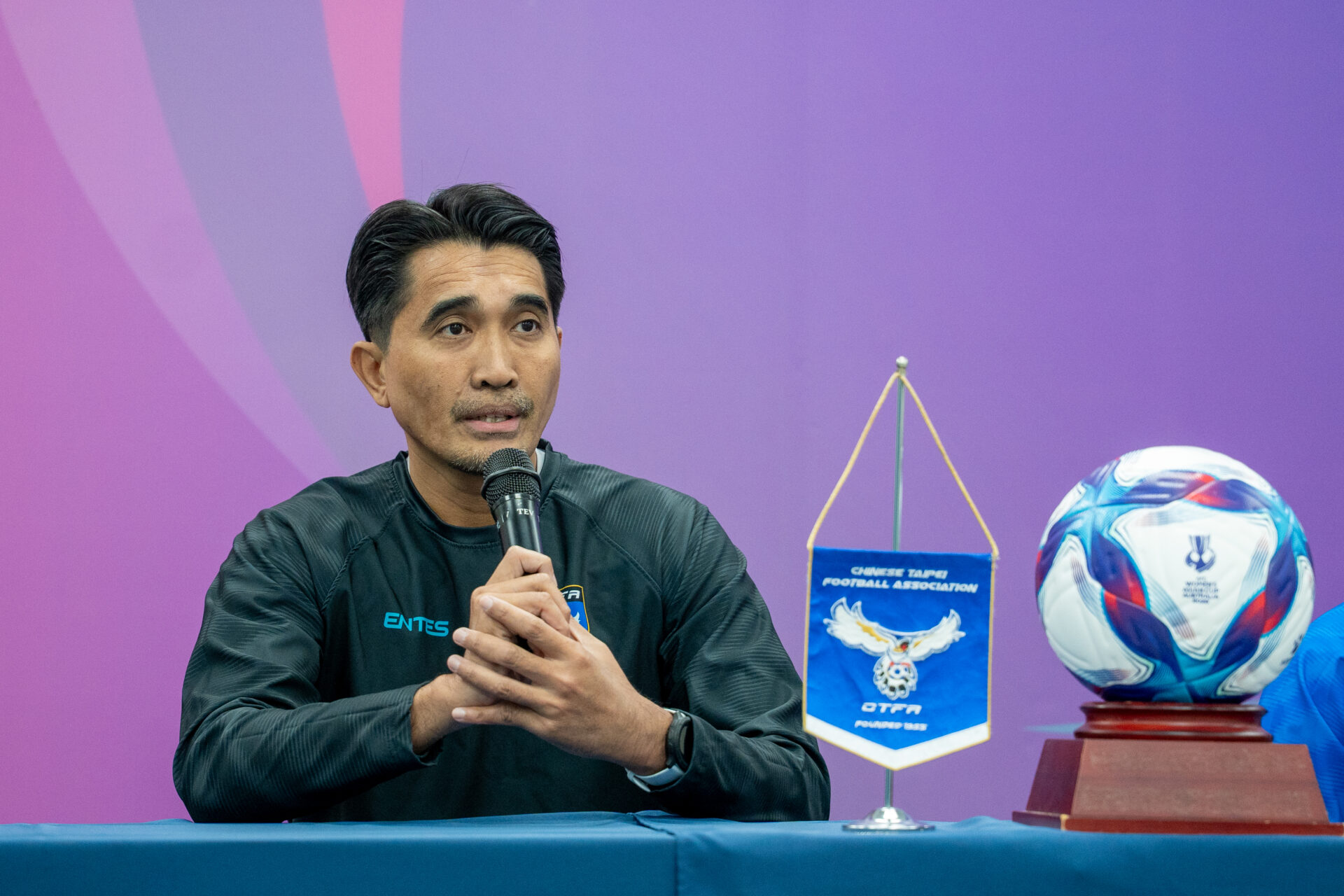 「足球沒有電梯！」　查克摩爾：國家隊強盛需俱樂部並肩同行